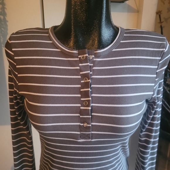Rebel Sugar Grey and White Striped Long Sleeve Top M - Picture 2 of 6
